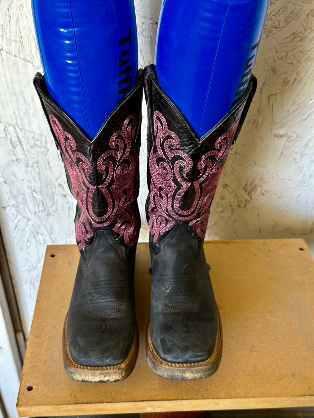Ferrini Black Leather Western Boots with Pink Embroidery